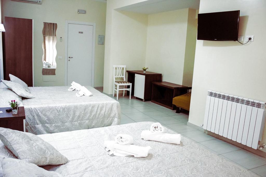 Tiburtina Hotel Holiday Roma Exterior foto