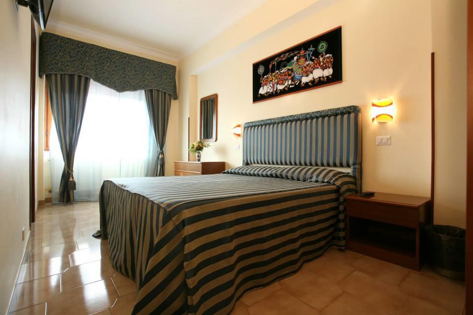 Tiburtina Hotel Holiday Roma Exterior foto